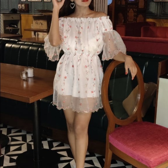 White organza dress - Picture 5 of 7